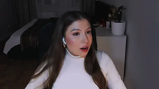 Eva Chris online show from 10/10/25, 05:12