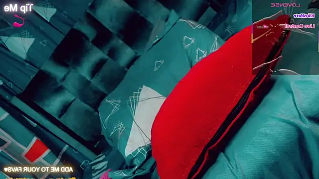 Snapshot of CharlotteBigCock chatting on 03/07/26, 02:36 CharlotteBigCock online show from 03/07/26, 02:36