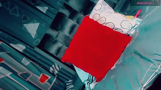 Snapshot of CharlotteBigCock chatting on 04/23/26, 02:19 CharlotteBigCock online show from 04/23/26, 02:19