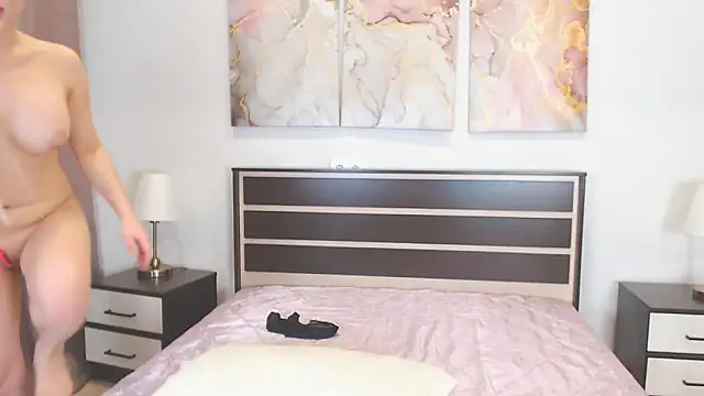 Snapshot of Yulianna_Smith chatting on 12/15/24, 11:09 Yulianna Smith online show from 12/15/24, 11:09