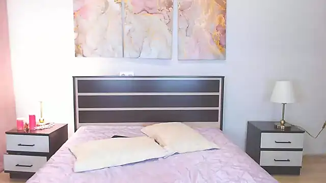 Snapshot of Yulianna_Smith chatting on 12/22/24, 06:39 Yulianna Smith online show from 12/22/24, 06:39