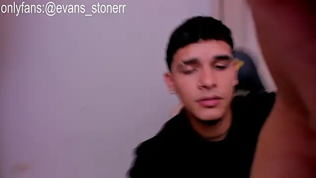 Snapshot of Evan_stoner chatting on 04/01/26, 04:46 Evan stoner online show from 04/01/26, 04:46