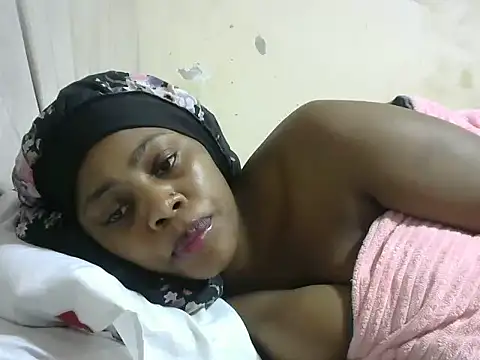 Snapshot of naughty_miami chatting on 12/17/25, 07:20 naughty miami online show from 12/17/25, 07:20