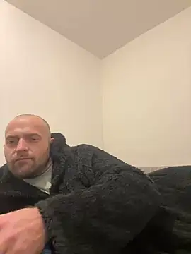 Snapshot of bigguy101 chatting on 12/27/24, 11:10 bigguy101 online show from 12/27/24, 11:10