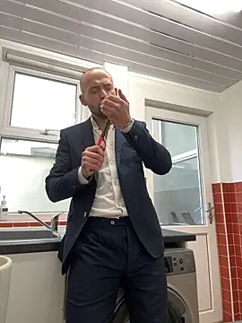 Snapshot of bigguy101 chatting on 01/03/25, 12:30 bigguy101 online show from 01/03/25, 12:30