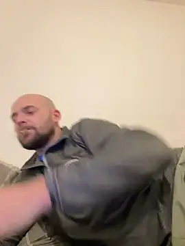 Snapshot of bigguy101 chatting on 01/07/25, 10:19 bigguy101 online show from 01/07/25, 10:19