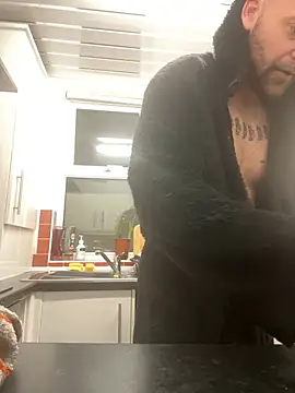 Snapshot of bigguy101 chatting on 01/09/25, 05:44 bigguy101 online show from 01/09/25, 05:44