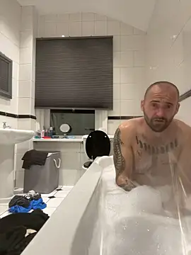 Snapshot of bigguy101 chatting on 02/12/25, 07:13 bigguy101 online show from 02/12/25, 07:13