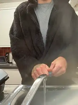 Snapshot of bigguy101 chatting on 02/17/25, 09:03 bigguy101 online show from 02/17/25, 09:03