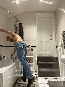 Snapshot of bigguy101 chatting on 02/18/25, 08:58 bigguy101 online show from 02/18/25, 08:58