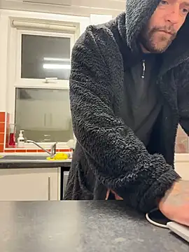 Snapshot of bigguy101 chatting on 02/20/25, 01:57 bigguy101 online show from 02/20/25, 01:57