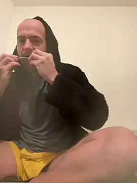 Snapshot of bigguy101 chatting on 03/20/25, 02:19 bigguy101 online show from 03/20/25, 02:19