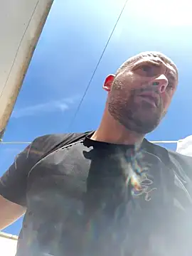 Snapshot of bigguy101 chatting on 03/20/25, 12:11 bigguy101 online show from 03/20/25, 12:11