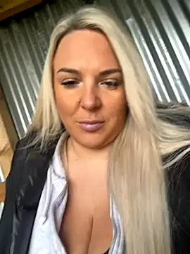 Bustyblondebabe32 online show from 10/02/25, 08:10