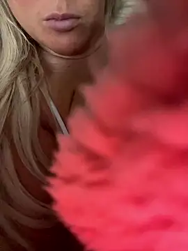 Bustyblondebabe32 online show from 01/10/26, 08:49