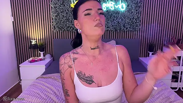 Snapshot of LizaRoxx chatting on 10/03/25, 07:44 LizaRoxx online show from 10/03/25, 07:44