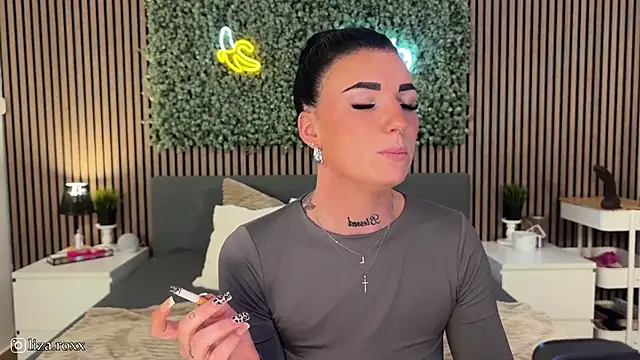 Snapshot of LizaRoxx chatting on 10/13/25, 06:52 LizaRoxx online show from 10/13/25, 06:52