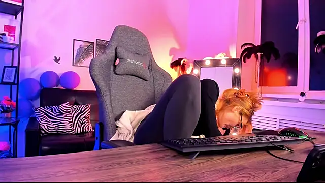 Snapshot of MistyBarnes chatting on 01/05/25, 12:10 MistyBarnes online show from 01/05/25, 12:10