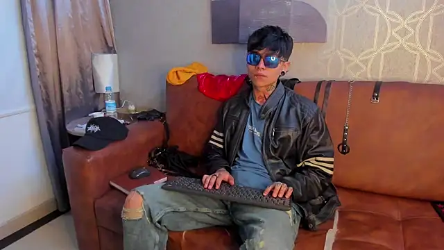 Snapshot of AcidMilo chatting on 12/07/24, 02:46 AcidMilo online show from 12/07/24, 02:46