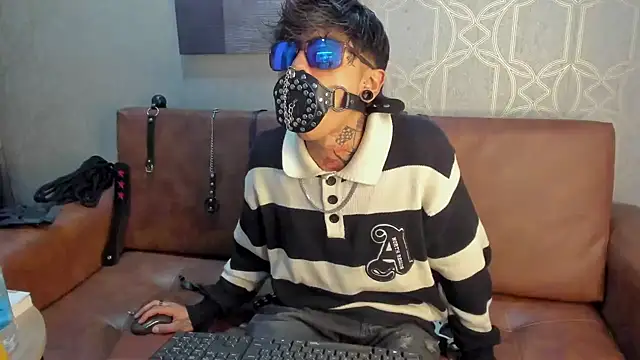 Snapshot of AcidMilo chatting on 12/09/24, 05:18 AcidMilo online show from 12/09/24, 05:18