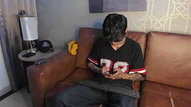 Snapshot of AcidMilo chatting on 12/14/24, 12:55 AcidMilo online show from 12/14/24, 12:55