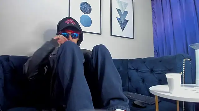 Snapshot of AcidMilo chatting on 12/30/24, 01:36 AcidMilo online show from 12/30/24, 01:36