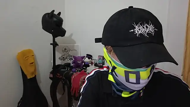 Snapshot of AcidMilo chatting on 02/06/25, 10:32 AcidMilo online show from 02/06/25, 10:32