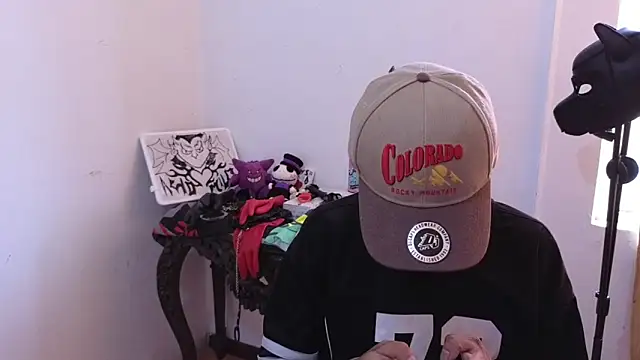 Snapshot of AcidMilo chatting on 02/08/25, 03:53 AcidMilo online show from 02/08/25, 03:53