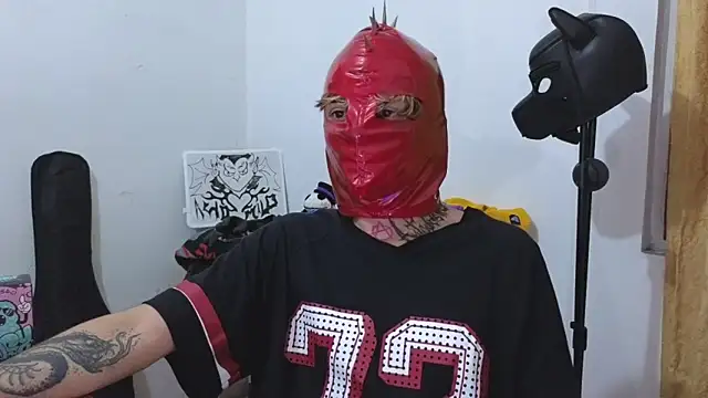 Snapshot of AcidMilo chatting on 02/10/25, 06:20 AcidMilo online show from 02/10/25, 06:20