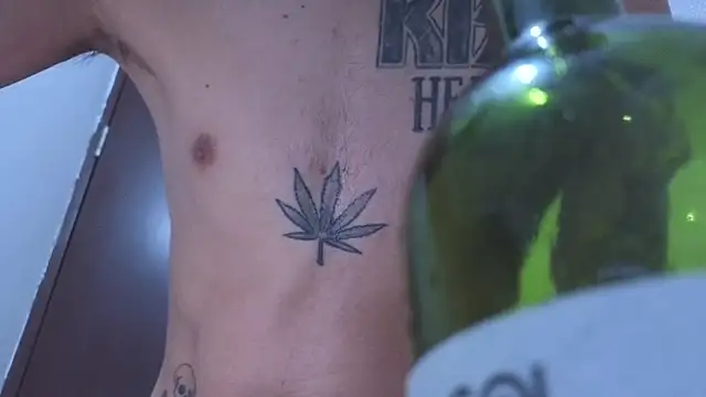 Snapshot of AcidMilo chatting on 02/12/25, 10:48 AcidMilo online show from 02/12/25, 10:48