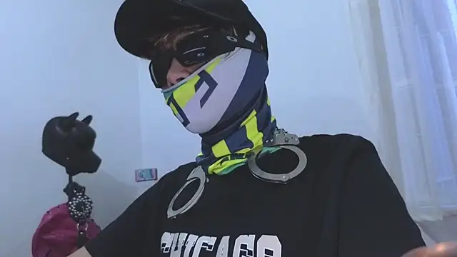 Snapshot of AcidMilo chatting on 02/17/25, 11:09 AcidMilo online show from 02/17/25, 11:09