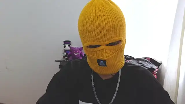 Snapshot of AcidMilo chatting on 03/11/25, 08:20 AcidMilo online show from 03/11/25, 08:20