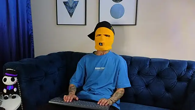 Snapshot of AcidMilo chatting on 03/22/25, 02:58 AcidMilo online show from 03/22/25, 02:58