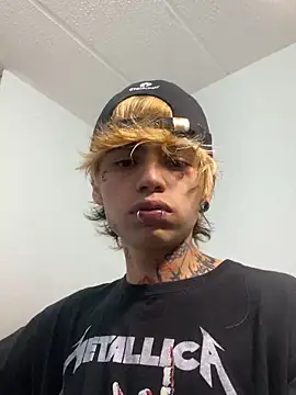 Snapshot of AcidMilo chatting on 10/01/25, 11:11 AcidMilo online show from 10/01/25, 11:11