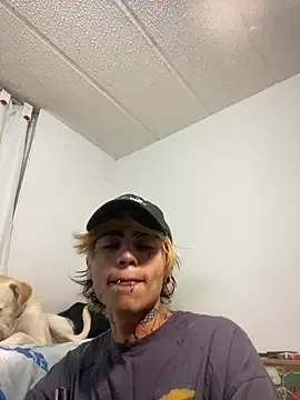 Snapshot of AcidMilo chatting on 10/02/25, 11:12 AcidMilo online show from 10/02/25, 11:12