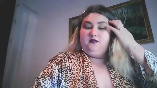 Snapshot of nicholle chatting on 12/30/24, 10:55 nicholle online show from 12/30/24, 10:55