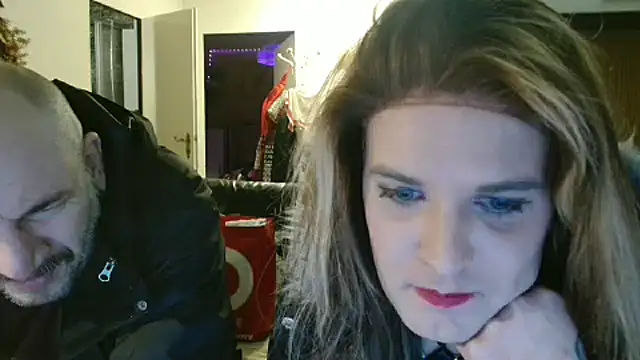 Snapshot of TransandBoy chatting on 12/12/24, 01:43 TransandBoy online show from 12/12/24, 01:43