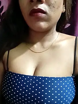 Snapshot of ANGEL_QUEEN09 chatting on 03/11/25, 07:47 ANGEL QUEEN09 online show from 03/11/25, 07:47