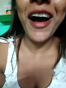 Snapshot of ANGEL_QUEEN09 chatting on 09/15/25, 09:20 ANGEL QUEEN09 online show from 09/15/25, 09:20