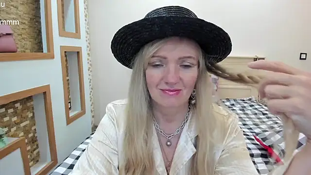 TrueFoxyyy online show from 03/05/25, 07:49