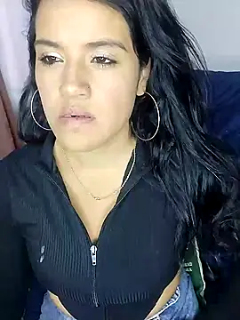 Snapshot of zhayra_rose chatting on 01/25/25, 11:00 zhayra rose online show from 01/25/25, 11:00