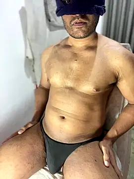 Snapshot of Lahirumadu2 chatting on 12/17/25, 07:20 Lahirumadu2 online show from 12/17/25, 07:20