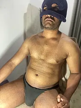 Snapshot of Lahirumadu2 chatting on 03/08/26, 02:21 Lahirumadu2 online show from 03/08/26, 02:21