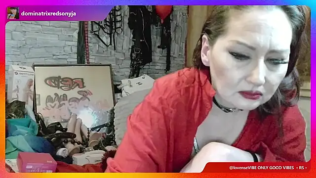 Snapshot of dominatrixredsonyja chatting on 03/13/26, 11:33 dominatrixredsonyja online show from 03/13/26, 11:33