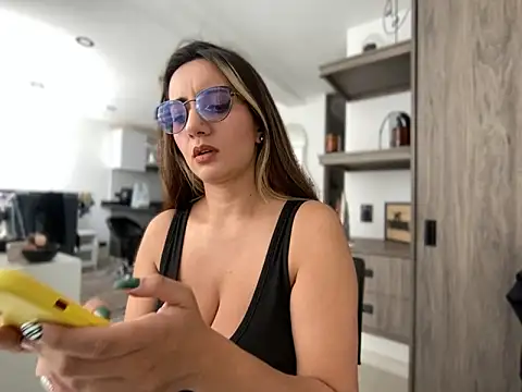 Anny Moore09 online show from 12/20/24, 03:21