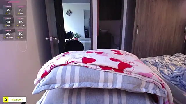 Snapshot of amyharlow_1 chatting on 04/22/26, 11:56 amyharlow 1 online show from 04/22/26, 11:56