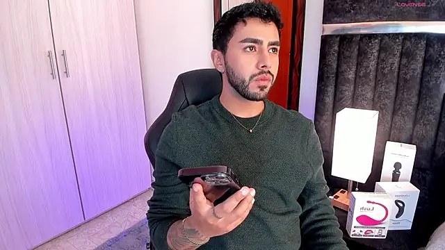 Snapshot of ItsMeEros chatting on 02/07/25, 09:48 ItsMeEros online show from 02/07/25, 09:48