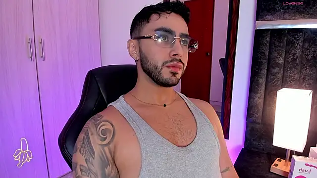 Snapshot of ItsMeEros chatting on 03/05/25, 10:43 ItsMeEros online show from 03/05/25, 10:43