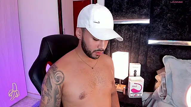 Snapshot of ItsMeEros chatting on 03/08/25, 01:28 ItsMeEros online show from 03/08/25, 01:28