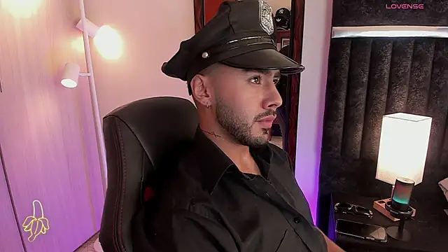 Snapshot of ItsMeEros chatting on 10/19/25, 09:04 ItsMeEros online show from 10/19/25, 09:04